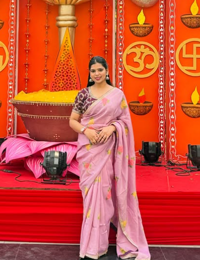 Ayushi Gupta Height, Weight & Physical Stats