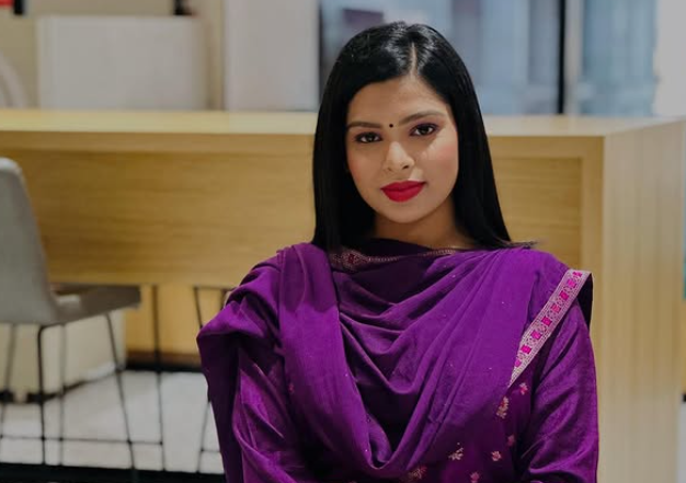 Ayushi Gupta Wiki & Early Life