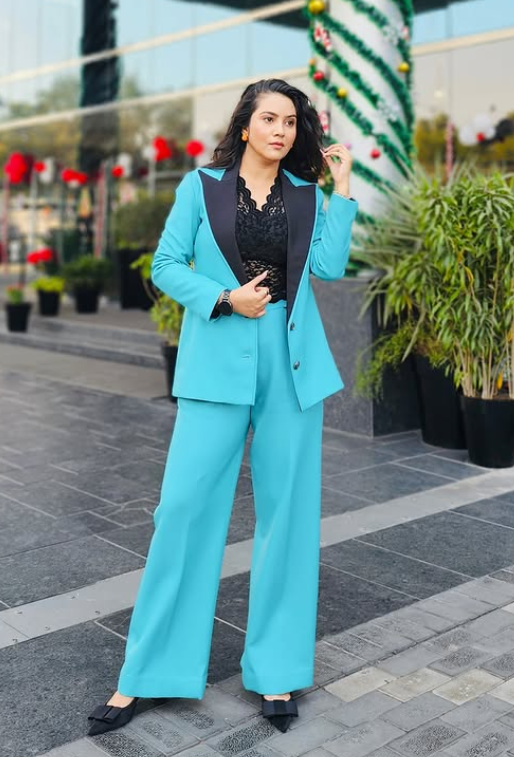 Gunjan Dixit Height, Weight & Physical Stats