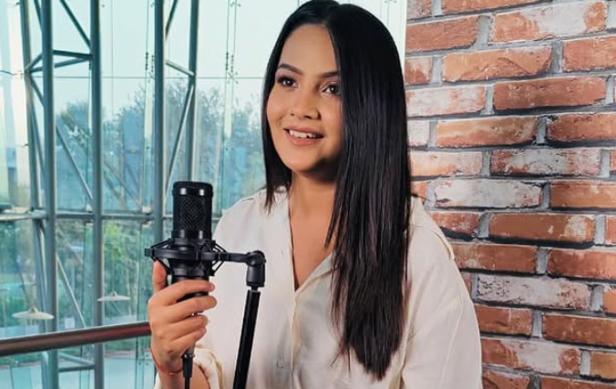 Gunjan Dixit Wiki & Early Life