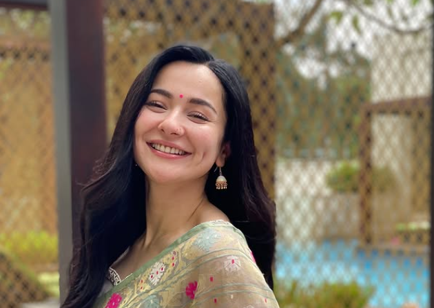Hania Aamir - 6