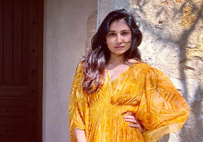 Vinati Makijany Wiki & Early Life