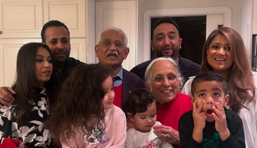 Aarti Pole With Family