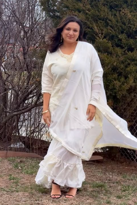 Jane Dipika Garrett Height