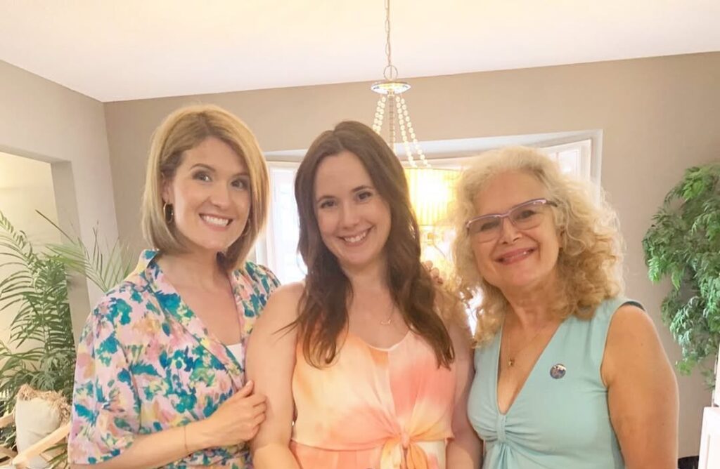 Michelle Dubé With Sister in law and her Mother
