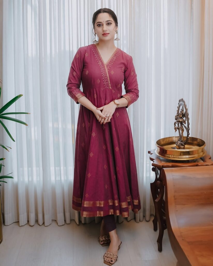 Miya George Height