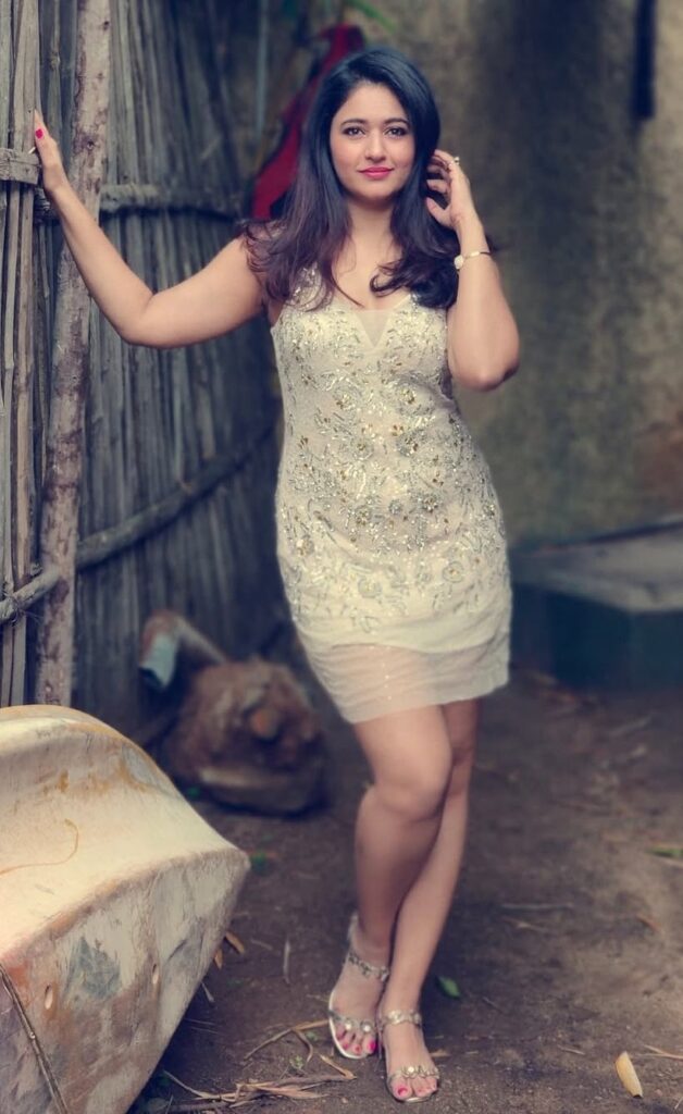 Poonam Bajwa Height