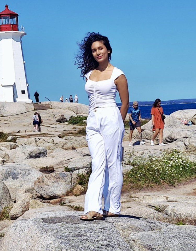 Anam Khan Height