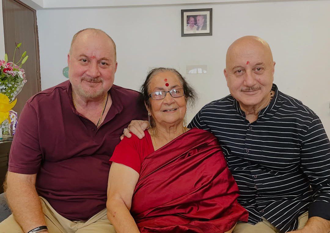 Anupam Kher with Mother and Brother