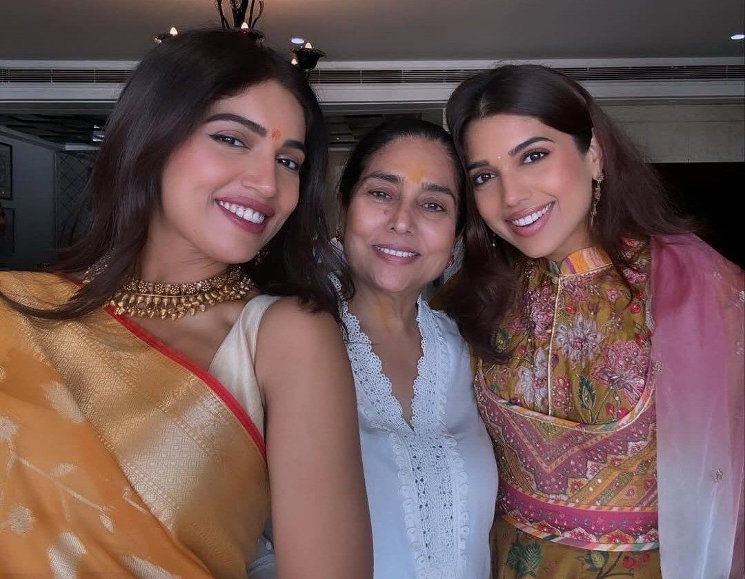 Bhumi Pednekar with Mother and Sister