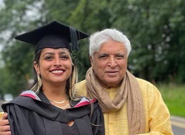 Farhan Akhtar father and daughter
