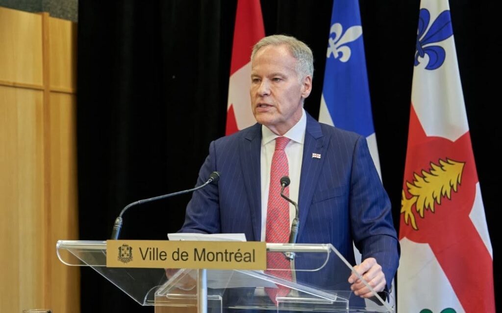 Leslie Roberts Career