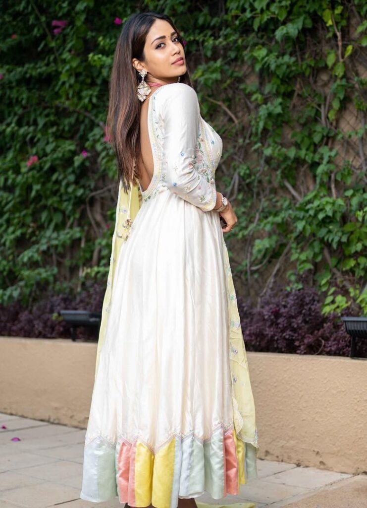 Nivetha Pethuraj Height
