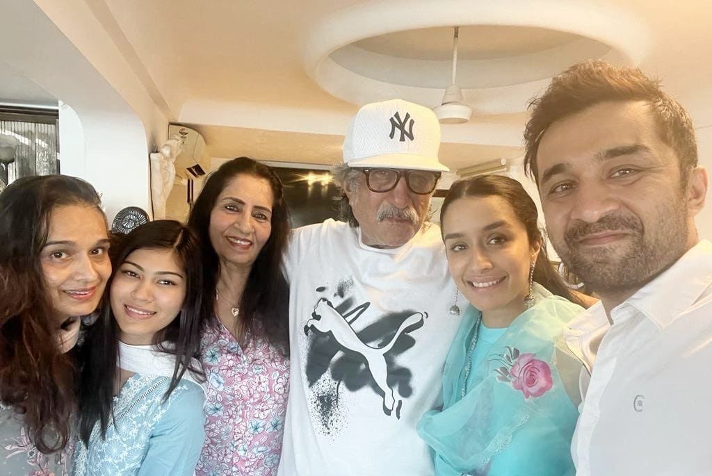 Shakti Kapoor Family