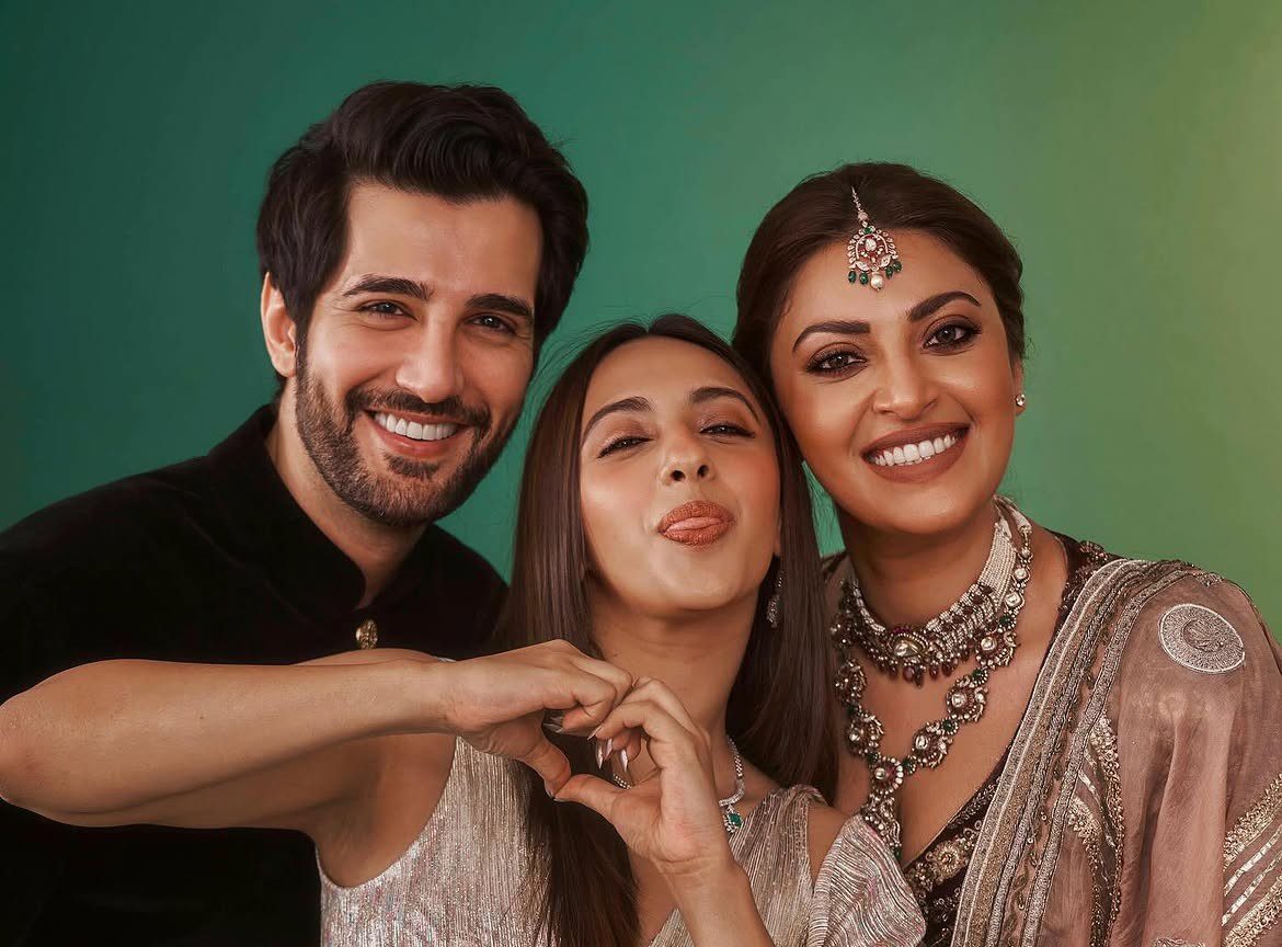 Akansha Ranjan Kapoor with Sister and Her Sister's Husband