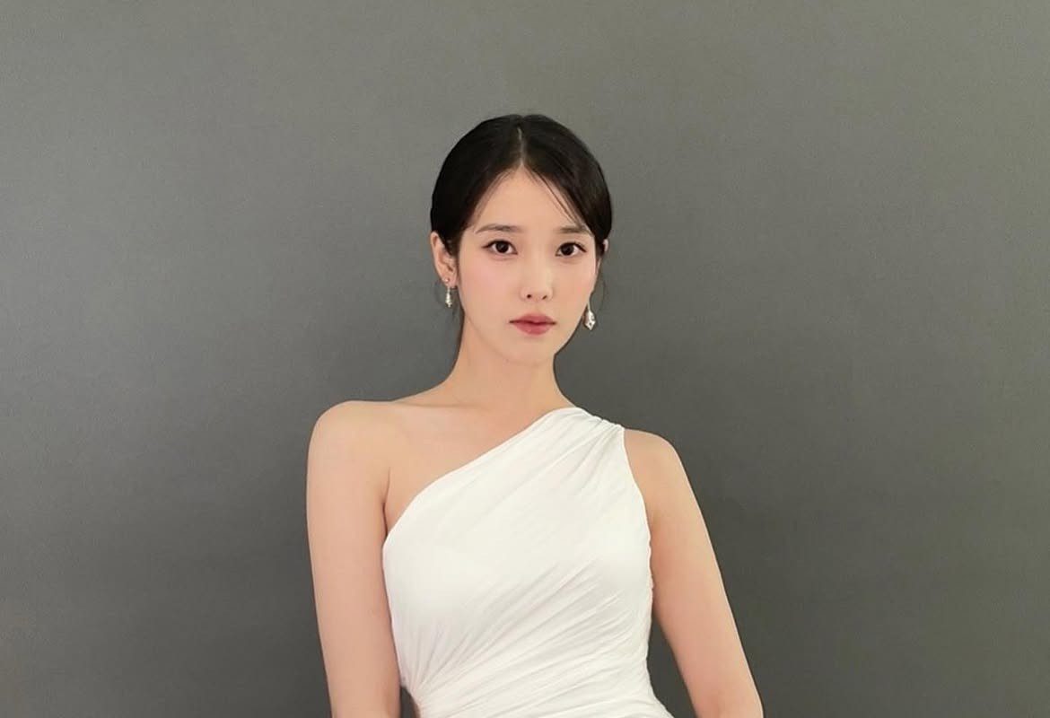 IU (3)