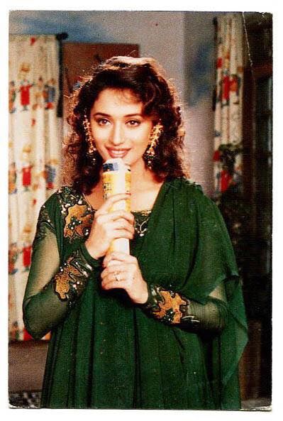 Madhuri Dixit Early Life 3