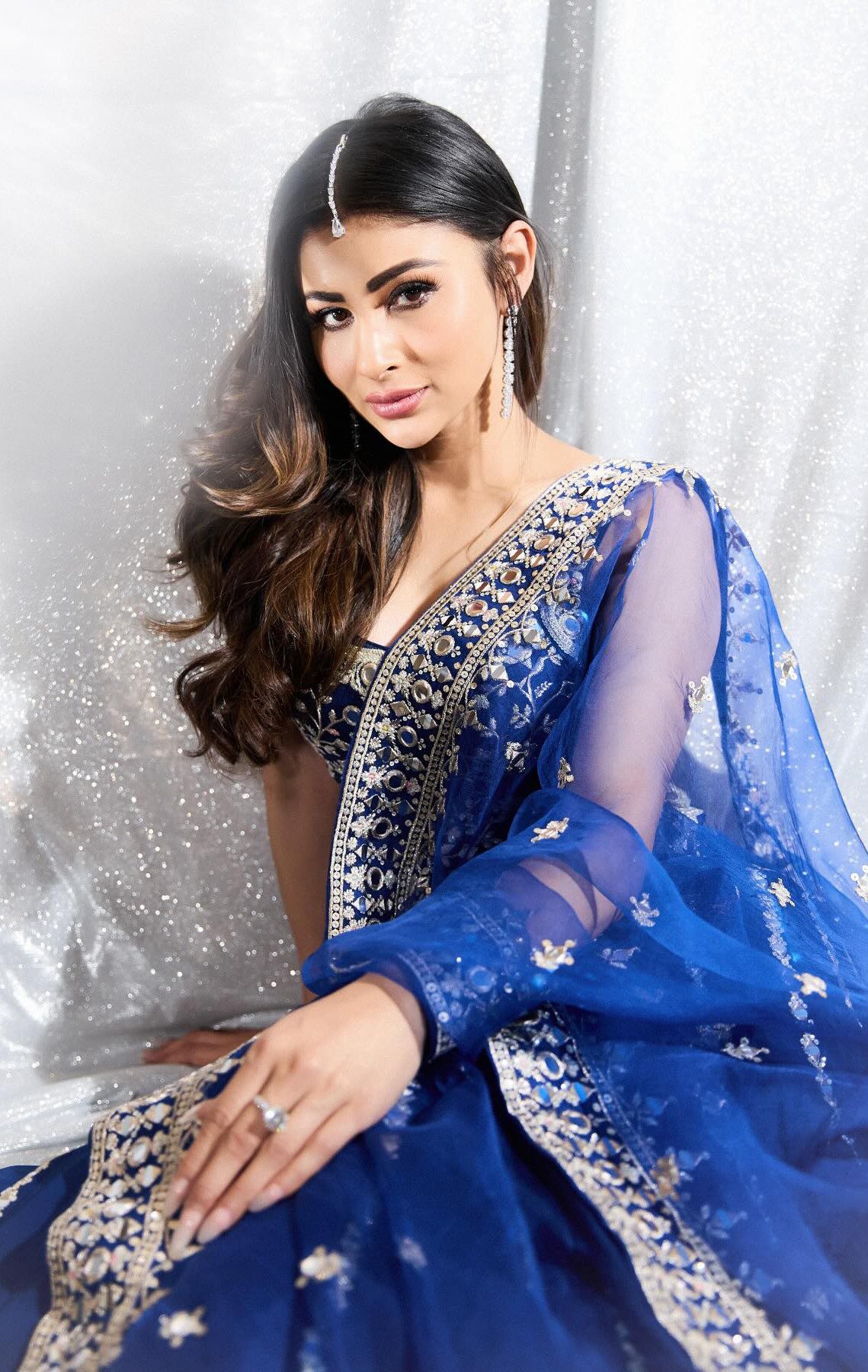 Mouni Roy 5