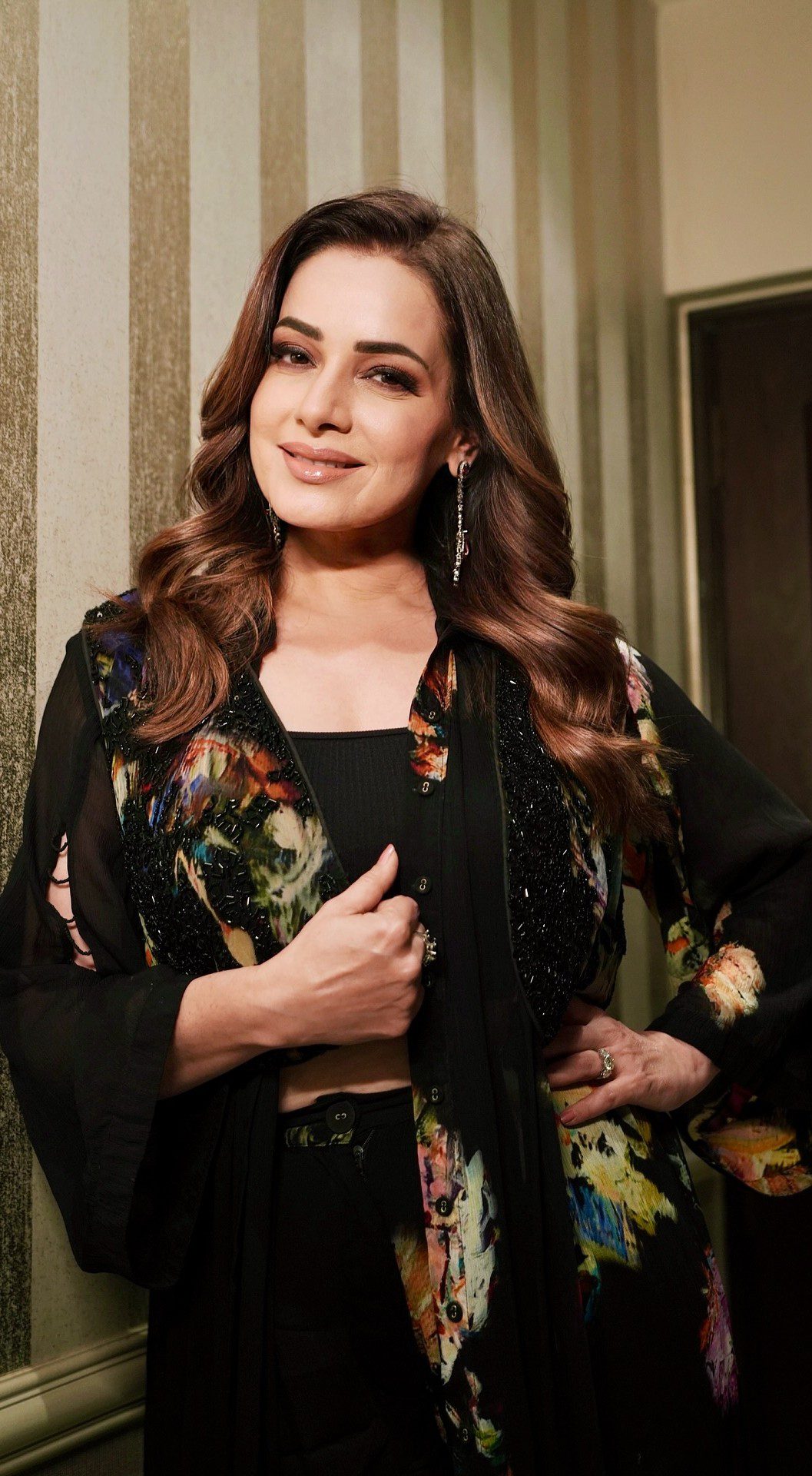 Neelam Kothari 3