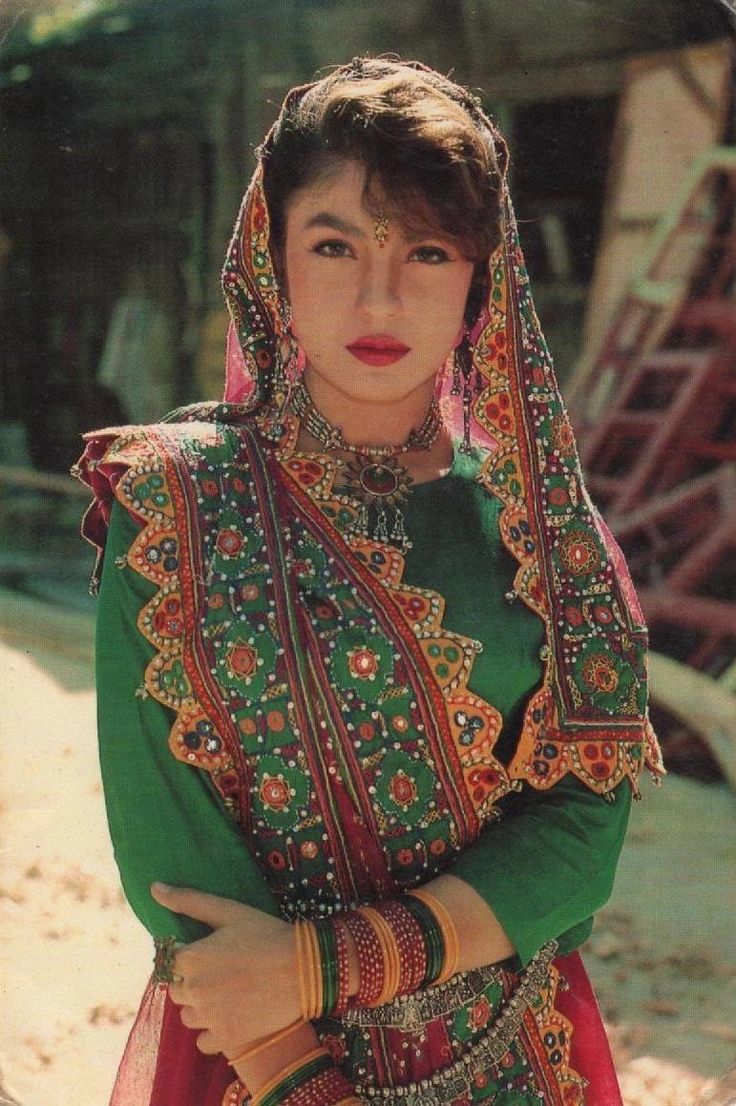 Pooja Bhatt Early Life 5