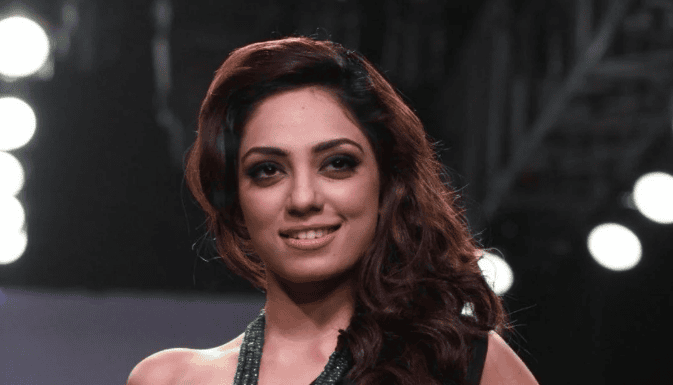 Sobhita Dhulipala Early Life